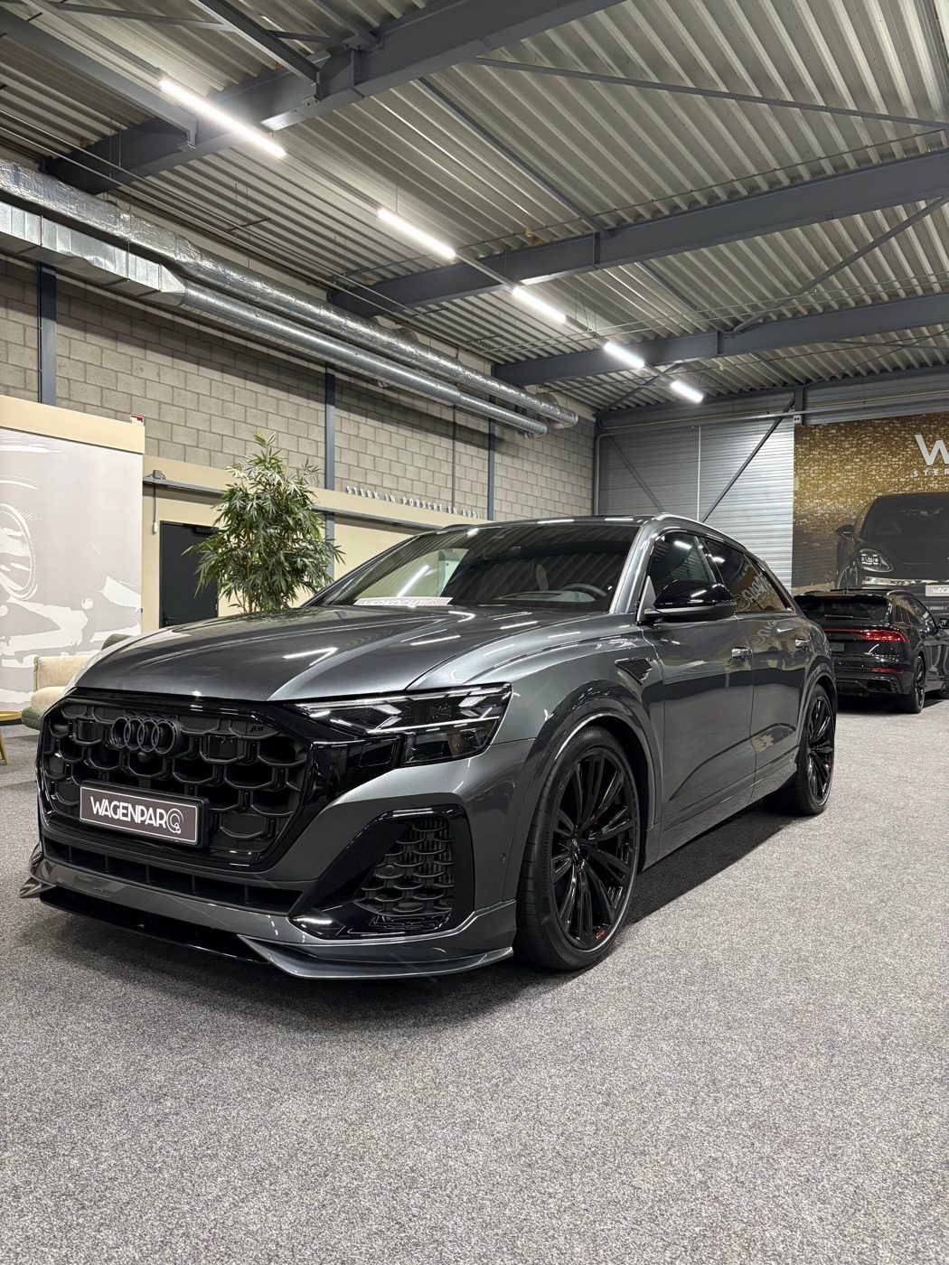 Audi RS Q8 in de studio in Middenbeemster